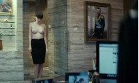 Naked Yuliya Snigir strips before the chief