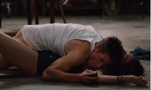 Passionate sex on the floor with Anne Hathaway