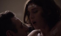 Lizzy Caplan gets an orgasm