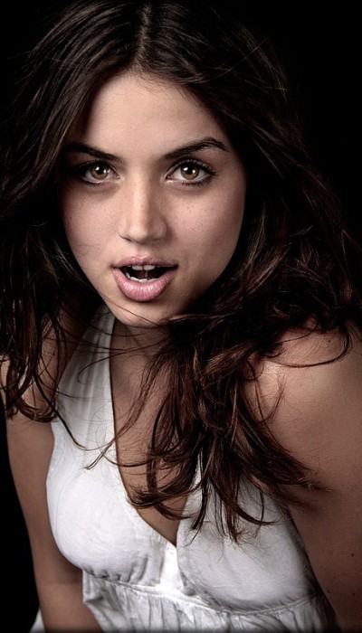 Ana de Armas naked, explicit scenes